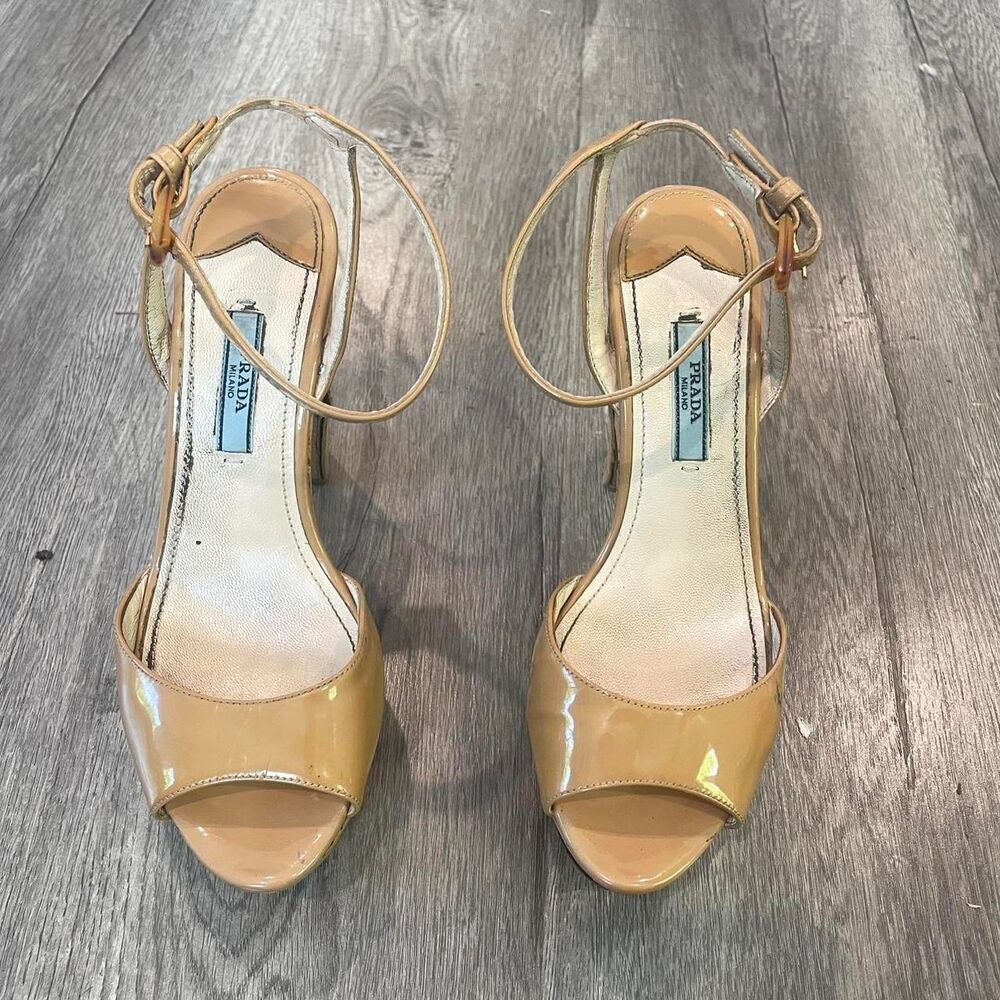 Prada Women's Tan and Cream Courts